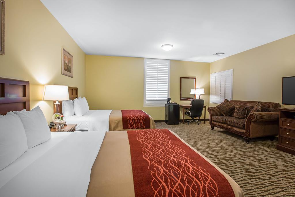 Comfort Inn Pomona Near Fairplex Екстер'єр фото