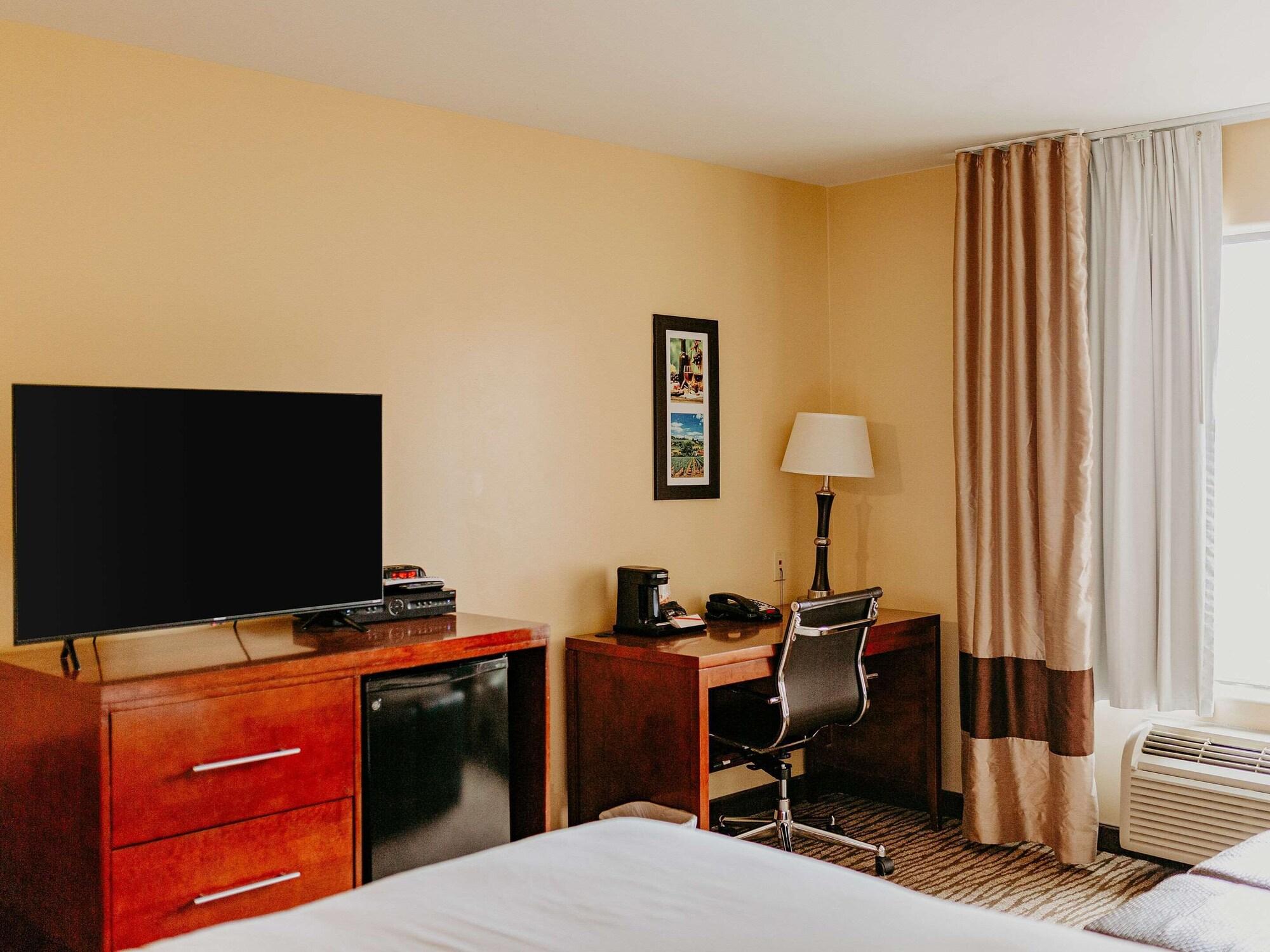 Comfort Inn Pomona Near Fairplex Екстер'єр фото