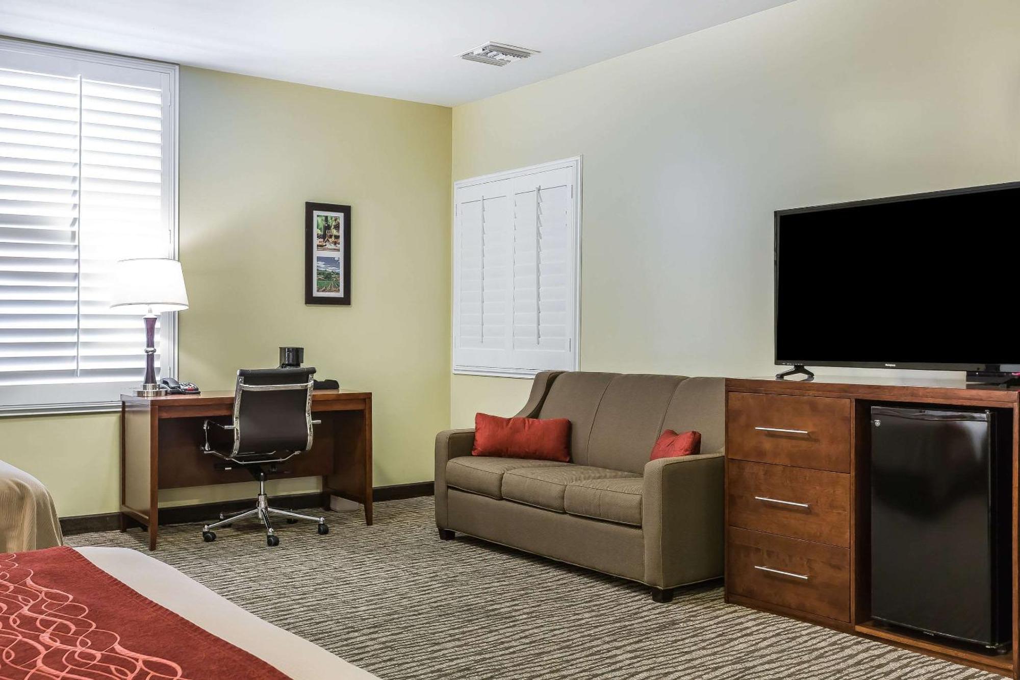 Comfort Inn Pomona Near Fairplex Екстер'єр фото