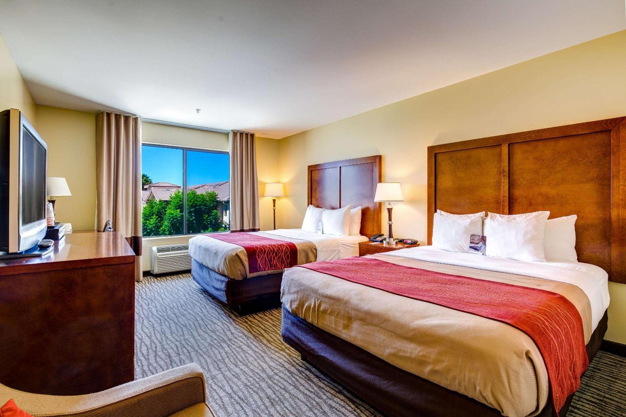 Comfort Inn Pomona Near Fairplex Екстер'єр фото
