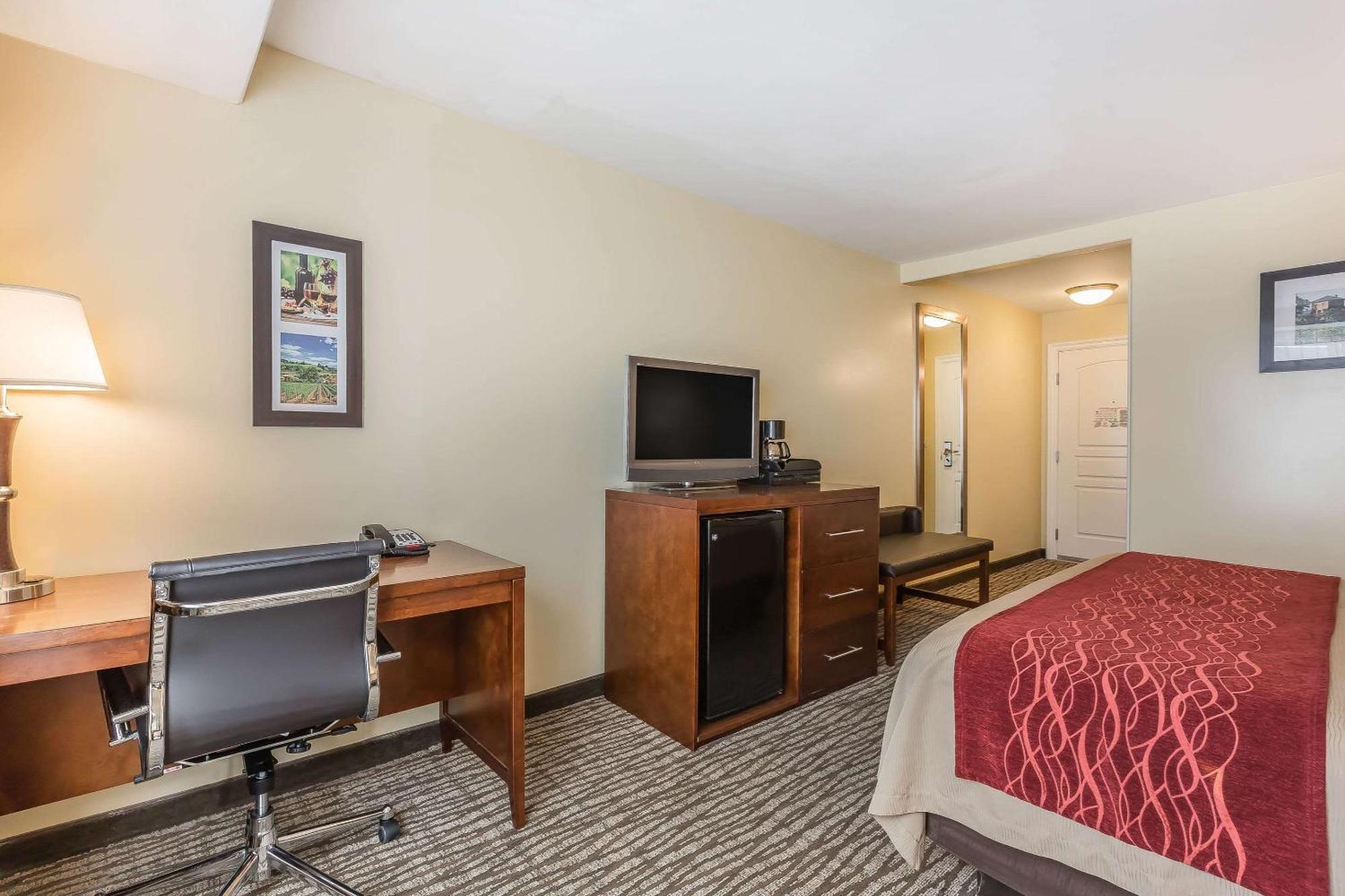 Comfort Inn Pomona Near Fairplex Екстер'єр фото